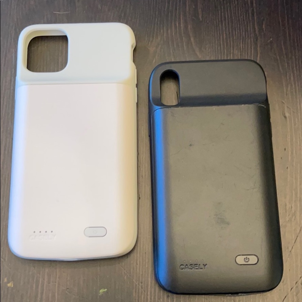 Casely iPhone XR rechargeable case